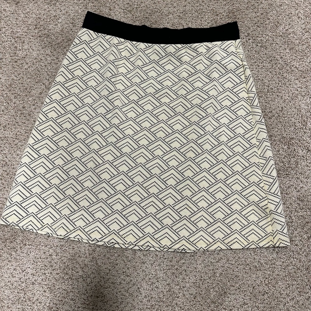 TRENDY Cream & Black Skirt - Picture 2 of 3